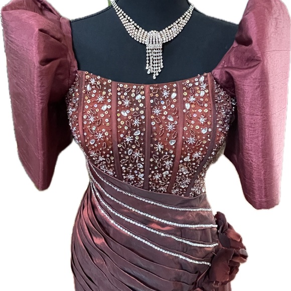 Rust brown Filipiniana gown - Size 6 - Picture 3 of 6